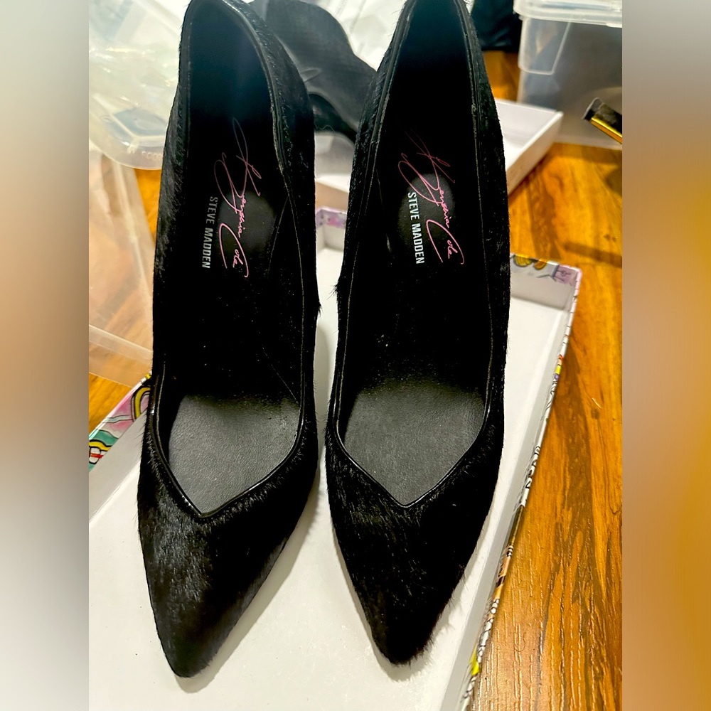 Never worn, Steve Madden, faux black